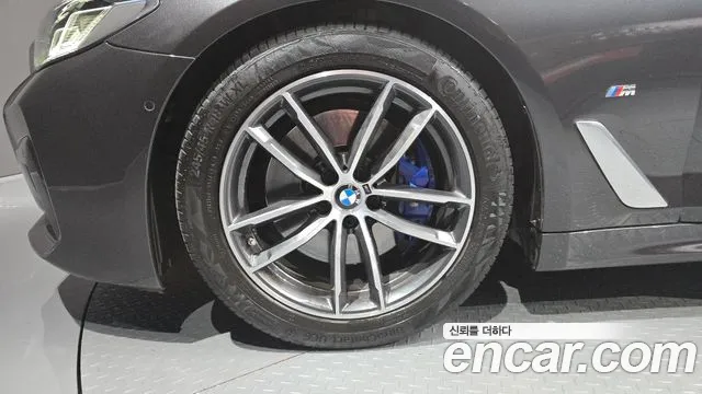 BMW 5-Series — Фото автомобиля 14