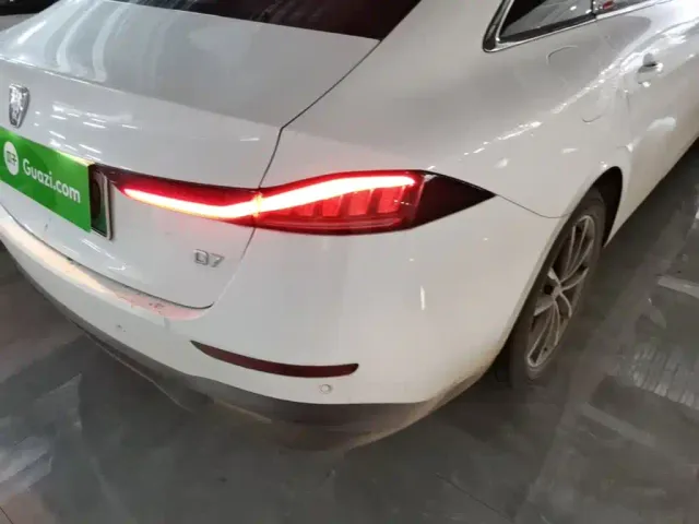 Roewe D7 — Фото автомобиля 7