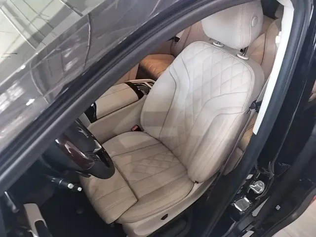 Mercedes-Benz V-Class — Фото автомобиля 14