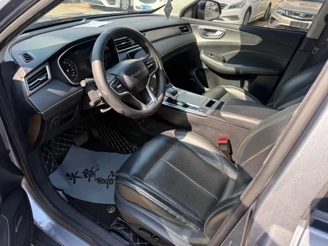 Roewe RX5 — Фото автомобиля 2