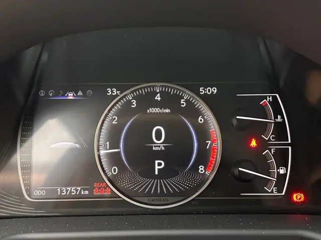 Lexus ES — Фото автомобиля 14