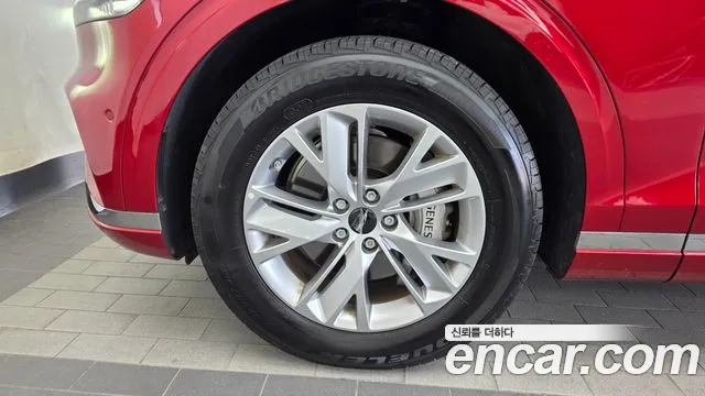 Genesis GV70 — Фото автомобиля 5