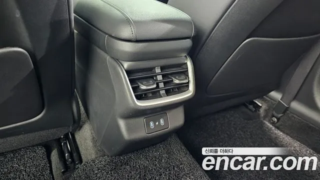 Hyundai Grandeur Grandeur (GN7) 2.5 Бензин 2WD — Фото автомобиля 29