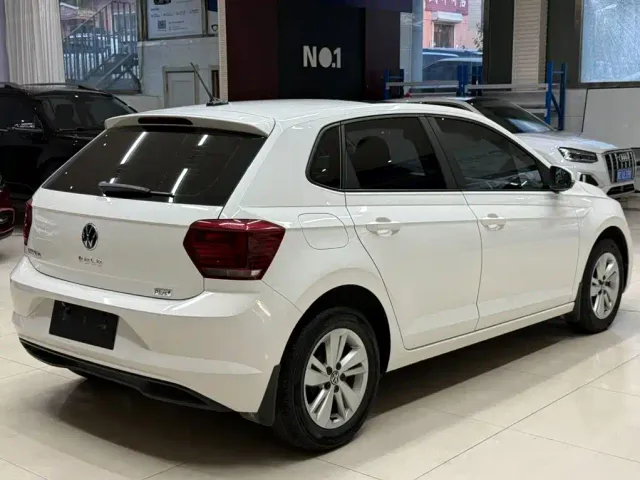 Volkswagen Polo — Фото автомобиля 4