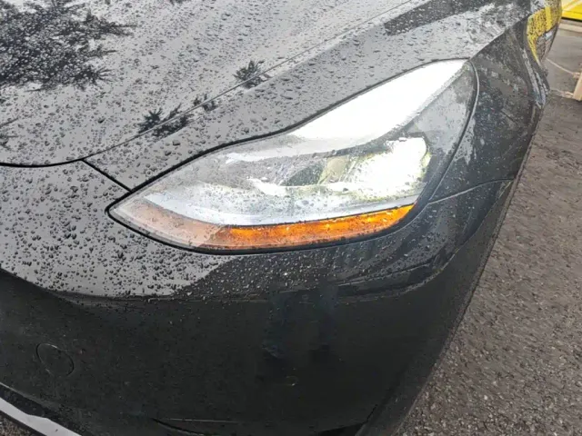 Tesla Model Y — Фото автомобиля 23