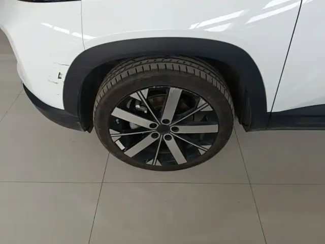 Geely ICON — Фото автомобиля 22
