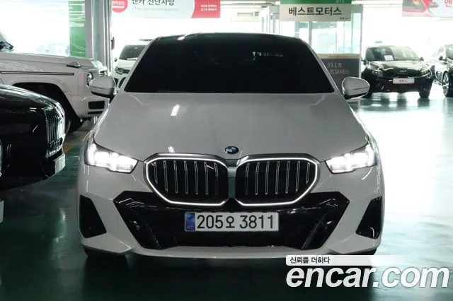 BMW 5 Series — Фото автомобиля 2
