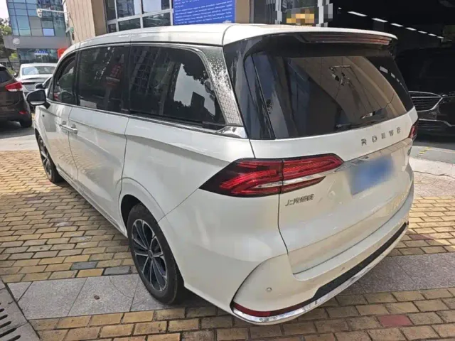 Roewe iMAX8 — Фото автомобиля 4