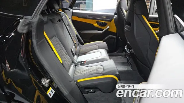 Lamborghini Urus — Фото автомобиля 17