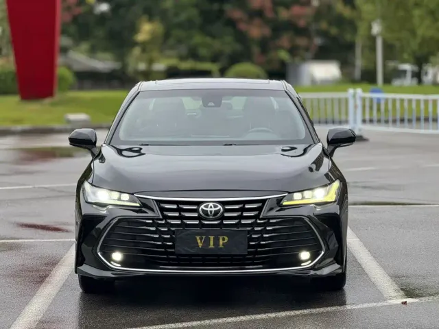 Toyota Avalon — Фото автомобиля 2