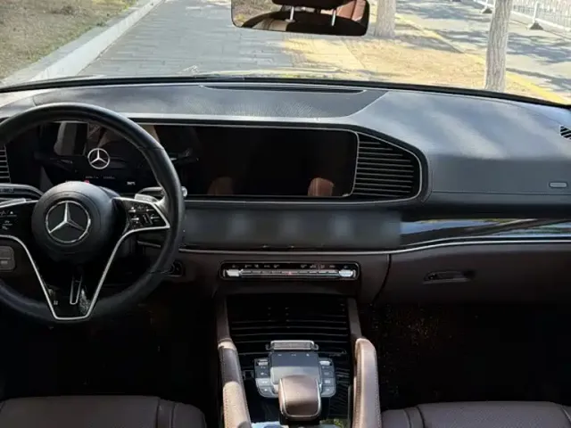 Mercedes-Benz GLE-Class — Фото автомобиля 12