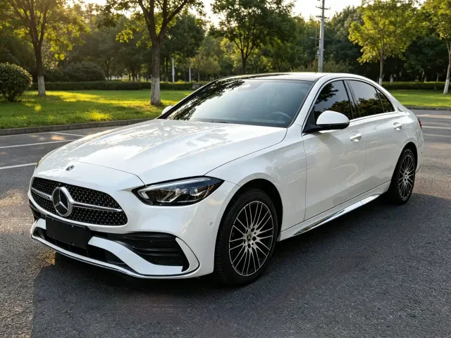 Фотография автомобиля — Mercedes-Benz C-Class