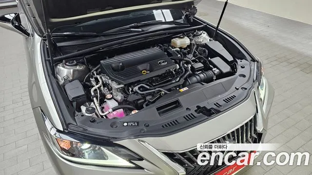 Lexus ES — Фото автомобиля 5