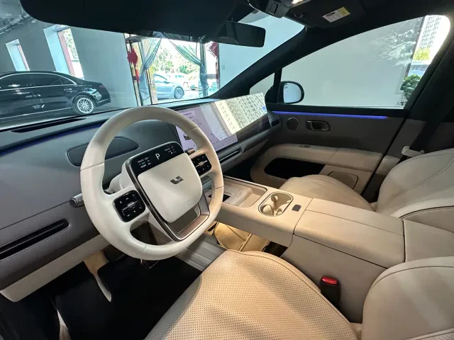Li Auto i6 — Фото автомобиля 7