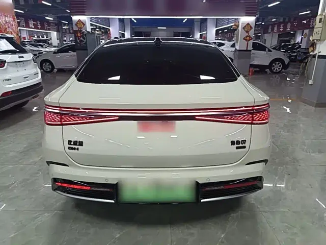 BYD Seal 07 DM-i — Фото автомобиля 5