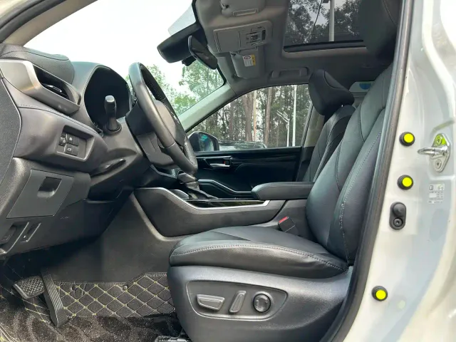 Toyota Highlander — Фото автомобиля 7