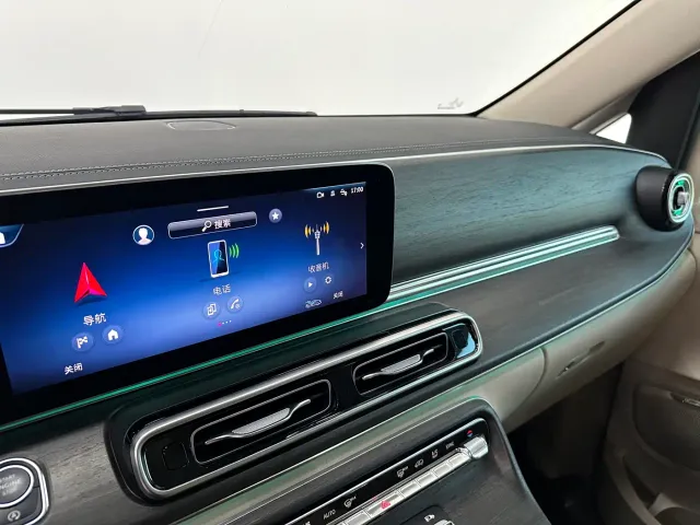 Mercedes-Benz V-Class — Фото автомобиля 14