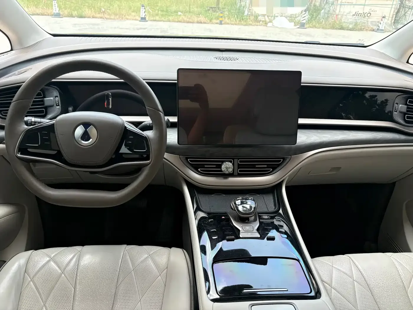 Denza Denza D9 2022 DM-i 1040 Premium — Фото автомобиля 5