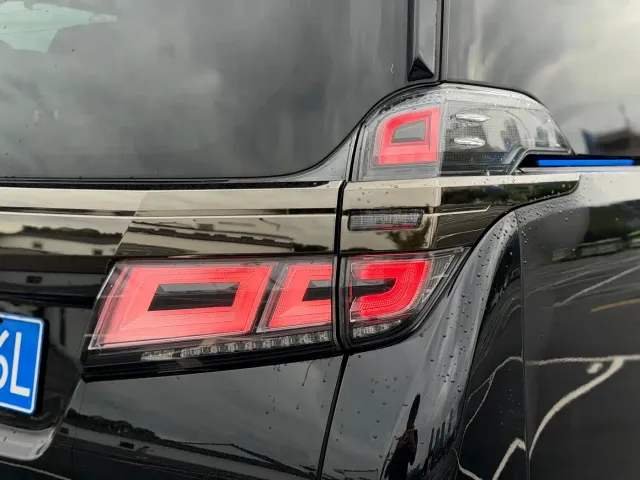 Toyota Vellfire — Фото автомобиля 22