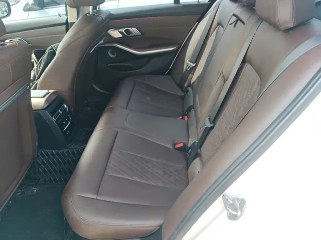 BMW 3 Series — Фото автомобиля 12