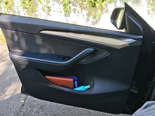 Tesla Model Y — Фото автомобиля 7