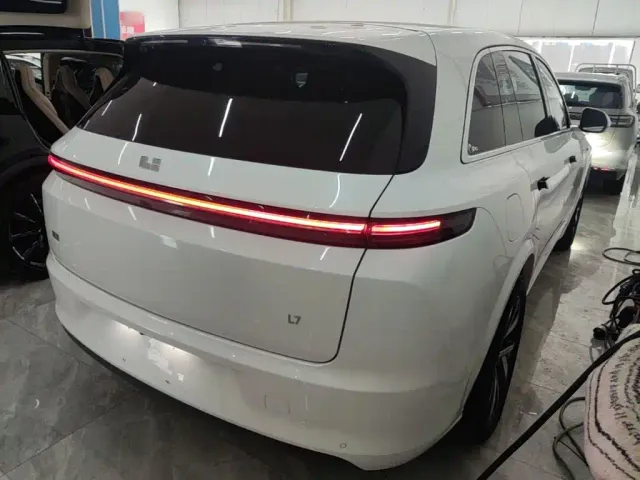 Li Auto L7 — Фото автомобиля 6