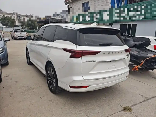 Wuling Victory — Фото автомобиля 4