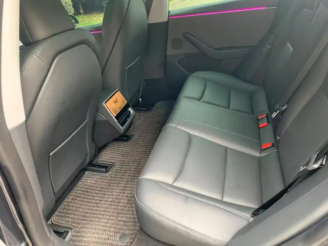 Tesla Model 3 — Фото автомобиля 6
