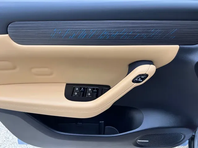 Leapmotor C11 — Фото автомобиля 13