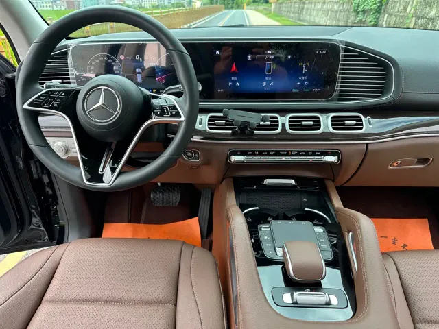Mercedes-Benz GLE-Class — Фото автомобиля 13