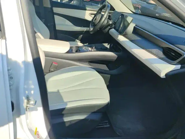 BYD Seal 05 DM-i — Фото автомобиля 8