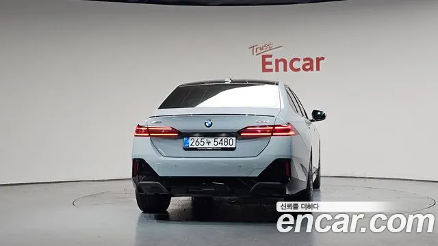 BMW 5 Series G60 — Фото автомобиля 4