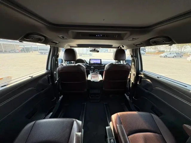 Toyota Granvia — Фото автомобиля 11