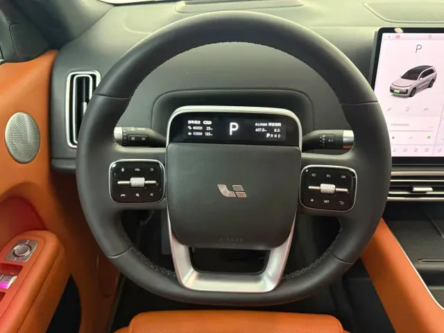 Li Auto L8 — Фото автомобиля 7