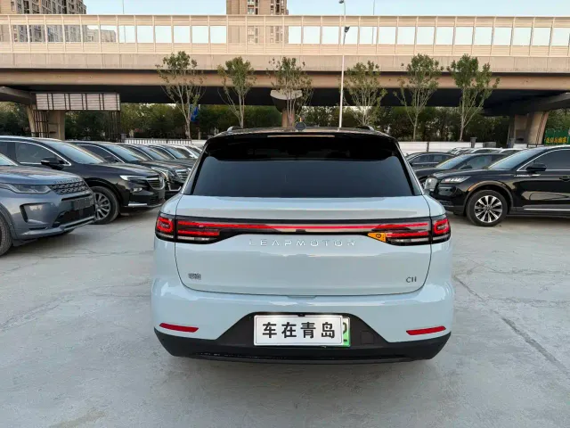 Leapmotor C11 — Фото автомобиля 12