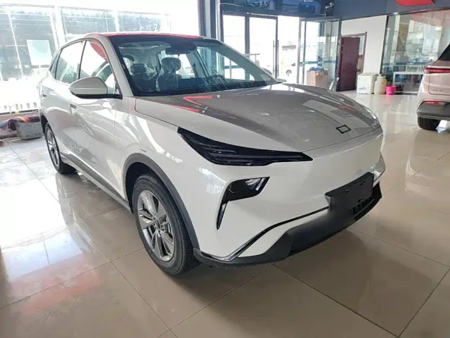 Bestune Yueyi 03 — Фото автомобиля 3