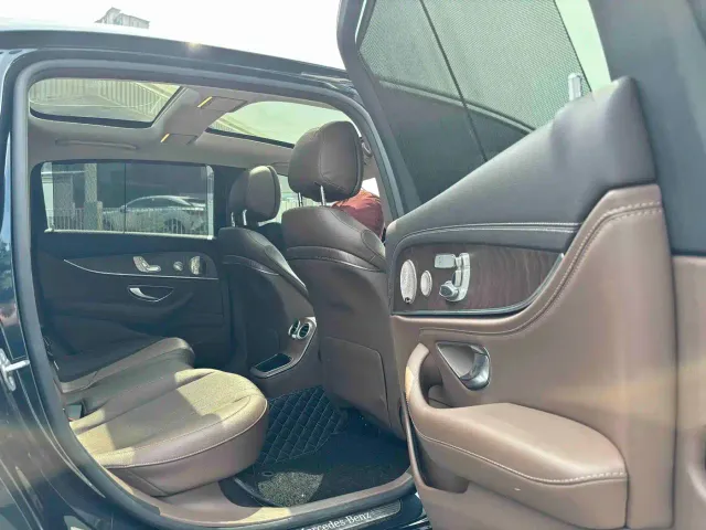 Mercedes-Benz E-Class — Фото автомобиля 11