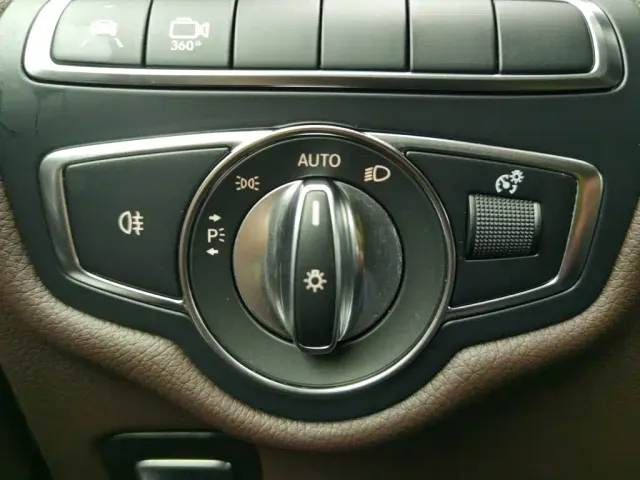 Mercedes-Benz V-Class — Фото автомобиля 21