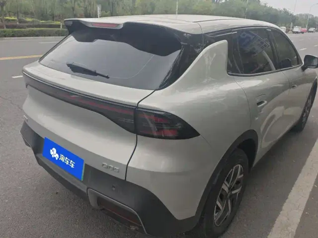 Changan Qiyuan Q05 — Фото автомобиля 3