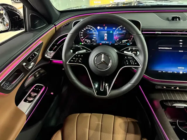 Mercedes-Benz E-Class — Фото автомобиля 10