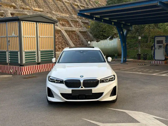 BMW i3 — Фото автомобиля 2