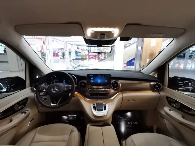 Mercedes-Benz V-Class — Фото автомобиля 11