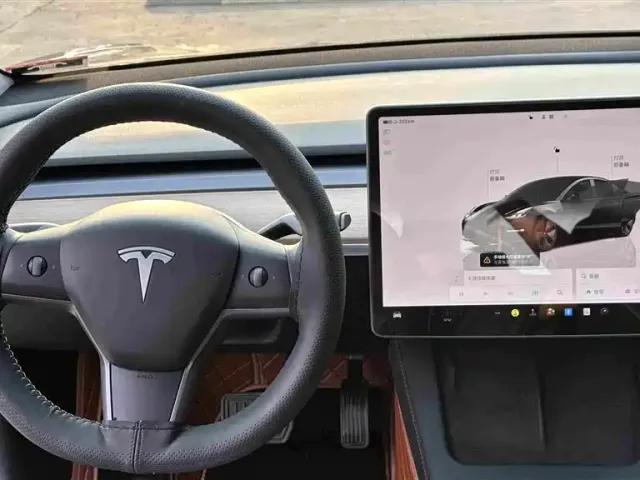 Tesla Model 3 — Фото автомобиля 12