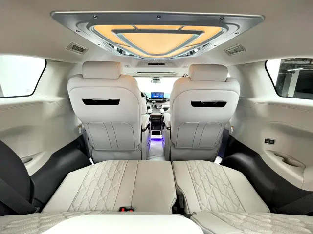 Toyota Sienna — Фото автомобиля 16
