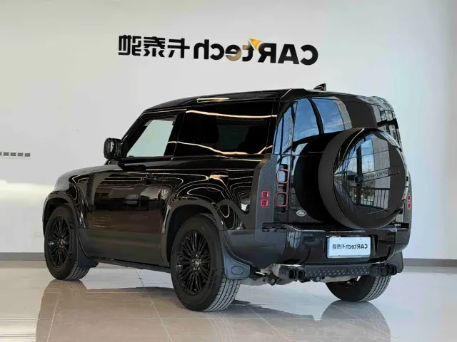 Land Rover Defender — Фото автомобиля 6