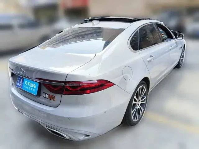 Jaguar XFL — Фото автомобиля 2