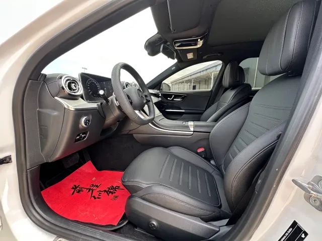 Mercedes-Benz C-Class — Фото автомобиля 4