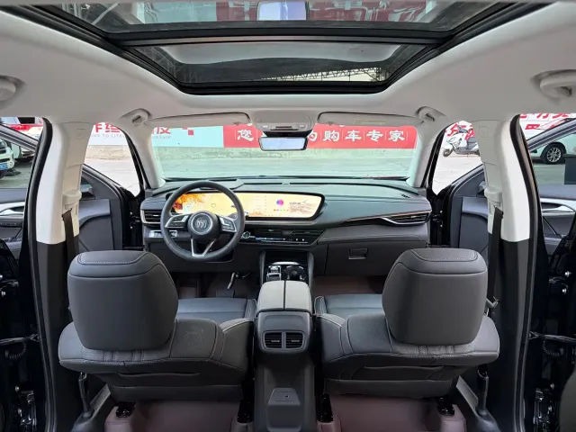 Buick Envision Plus — Фото автомобиля 7