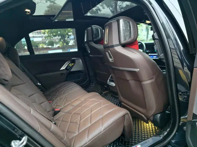 BMW 7 Series — Фото автомобиля 8