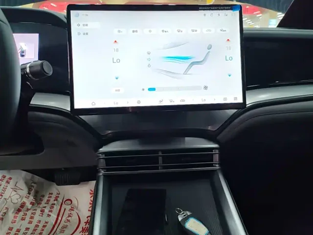 BYD Seal 07 DM-i — Фото автомобиля 12